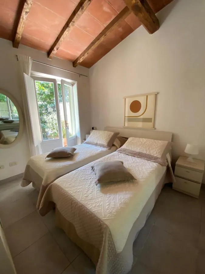 La Casa Del Maestro Villa Forte dei Marmi 0*,  Italy